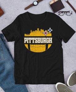 Retro Pittsburgh Football Vintage City Skyline T-Shirt